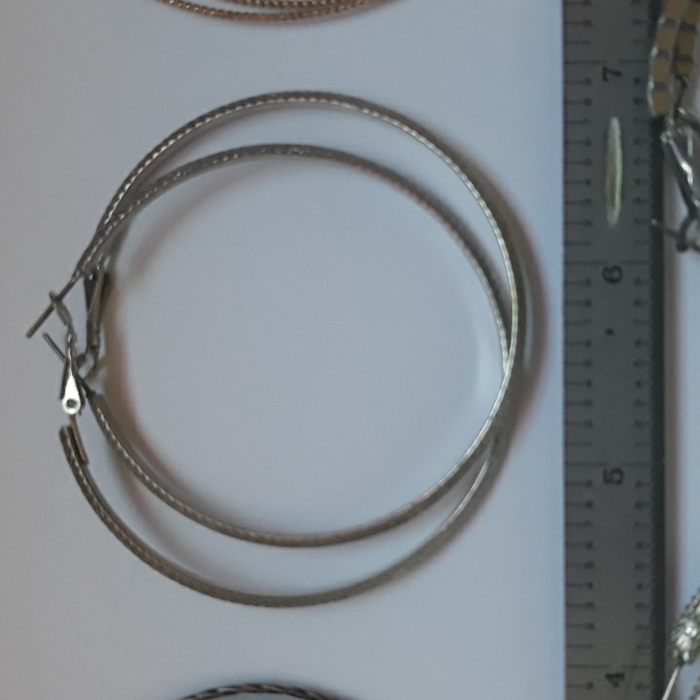 Hoop earrings bundle - Picture 3 of 6
